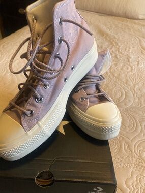 Women’s Platform High Top Coverse